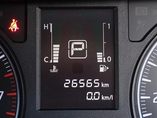 Nissan NV350 Caravan 2018-03 194047-8
