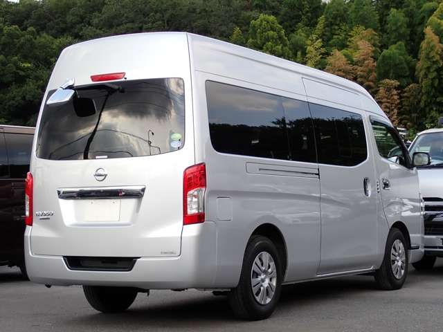 Nissan NV350 Caravan 2018-03 194047-1