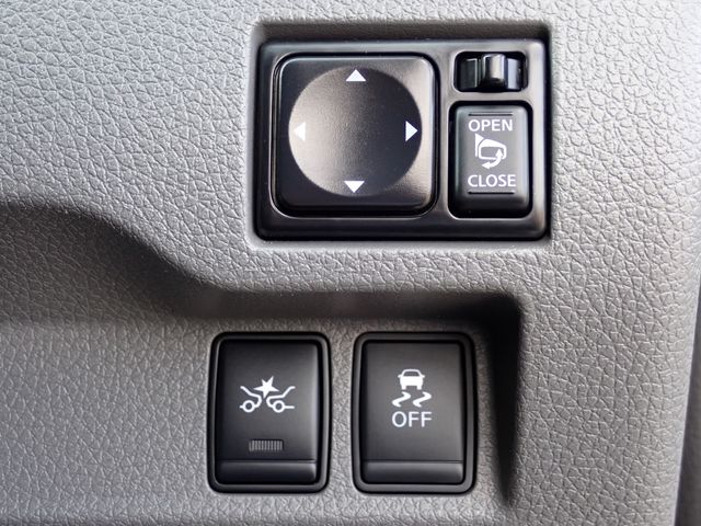 Nissan NV350 Caravan 2018-03 194047-11