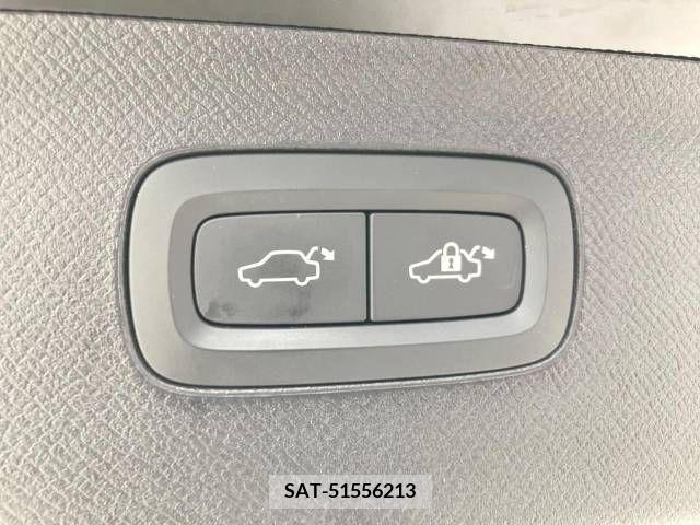 Volvo XC90 2017-02 320571-9
