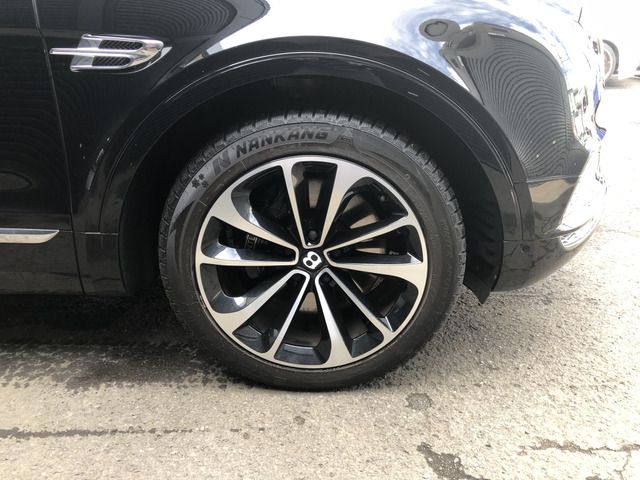 Bentley BENTAYGA 2018-12 11600-11