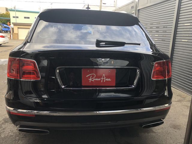 Bentley BENTAYGA 2018-12 11600-15