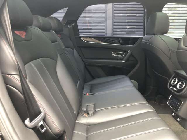 Bentley BENTAYGA 2018-12 11600-4