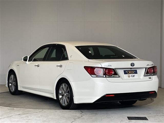 Toyota CROWN SEDAN 2017-08 11761-8