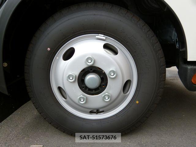 Hino DUTRO 2023-12 296713-11