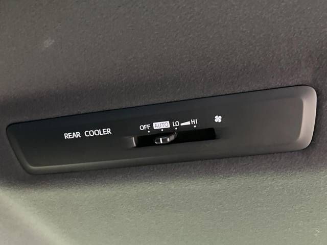 Toyota NOAH 2019-08 192285-5