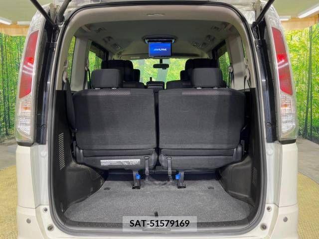 Nissan SERENA 2012-01 324903-11