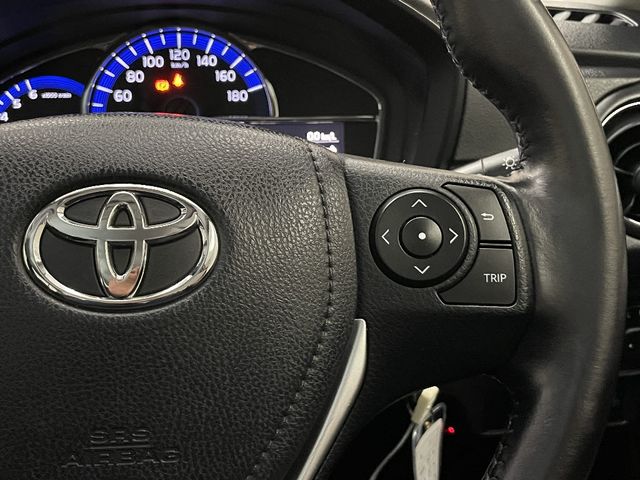 Toyota COROLLA AXIO 2016-03 186022-24