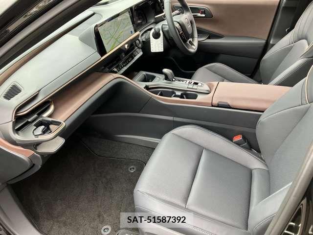 Toyota CROWN 2023-10 297735-6