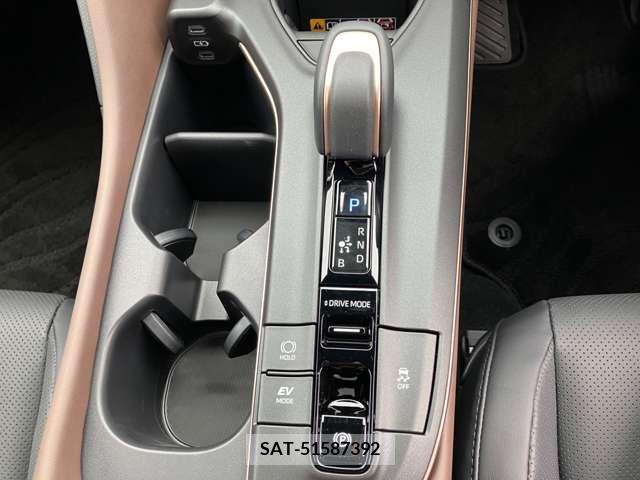 Toyota CROWN 2023-10 297735-18