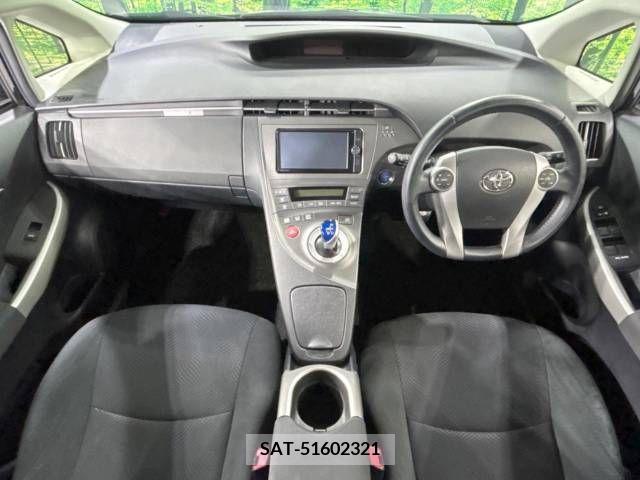 Toyota PRIUS 2013-04 366426-1