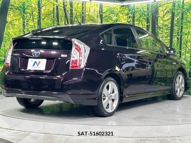 Toyota PRIUS 2013-04 366426-17