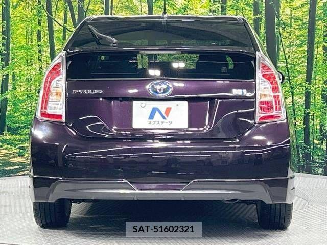 Toyota PRIUS 2013-04 366426-15