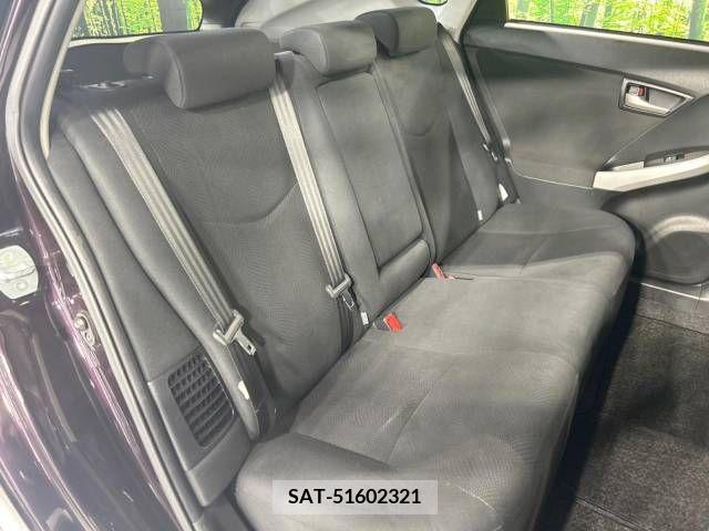 Toyota PRIUS 2013-04 366426-9