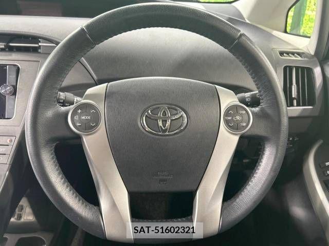 Toyota PRIUS 2013-04 366426-11