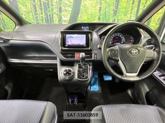 Toyota VOXY 2014-02 290179-1