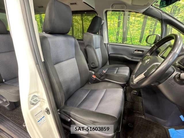 Toyota VOXY 2014-02 290179-7
