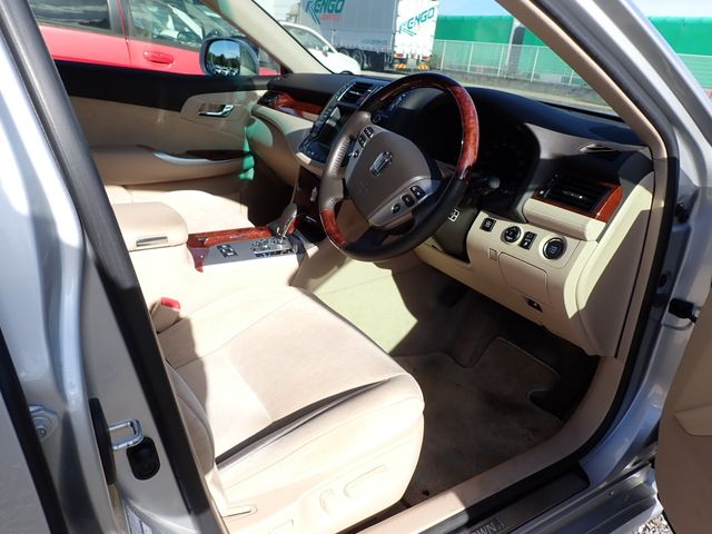 Toyota CROWN SEDAN 2012-11 192437-1