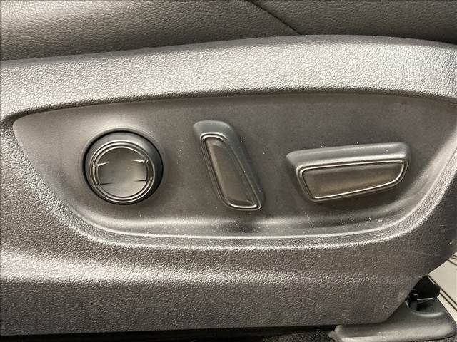 Toyota COROLLA CROSS 2022-09 14224-8