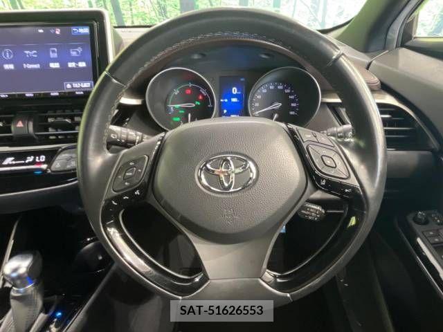 Toyota C-HR 2018-07 357825-11