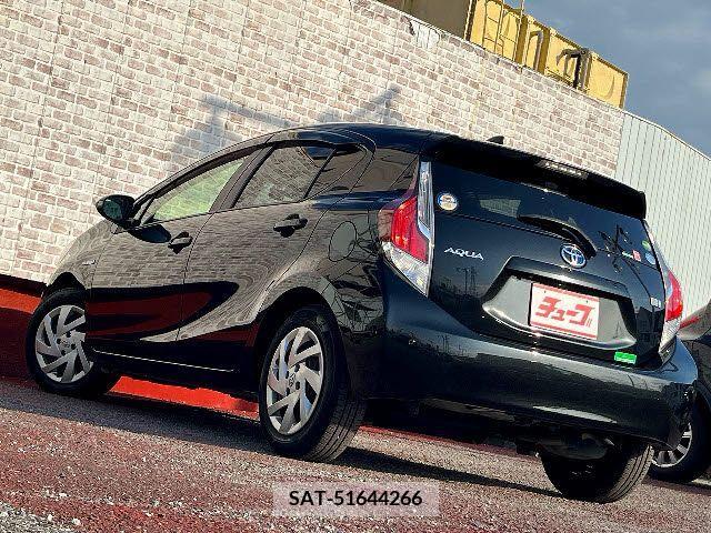 Toyota AQUA 2015-06 260152-8