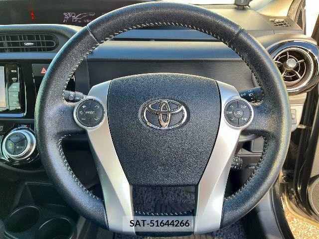 Toyota AQUA 2015-06 260152-13