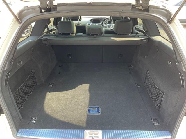 Mercedes Benz E-CLASS 2013-11 1834-23