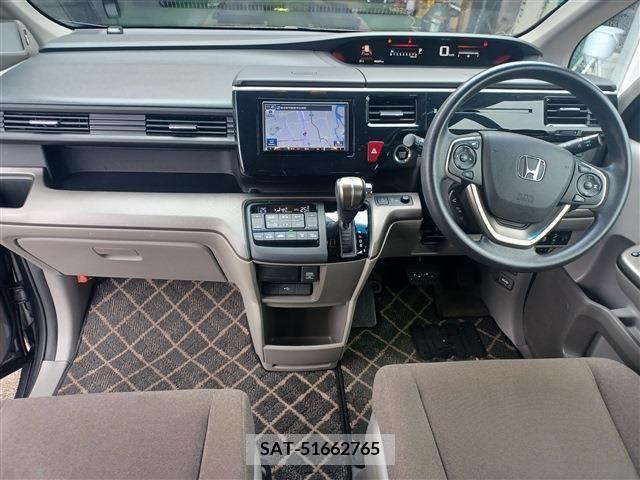 Honda STEP WGN 2018-07 330470-1