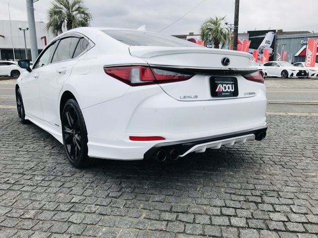Lexus ES 2022-04 182302-2