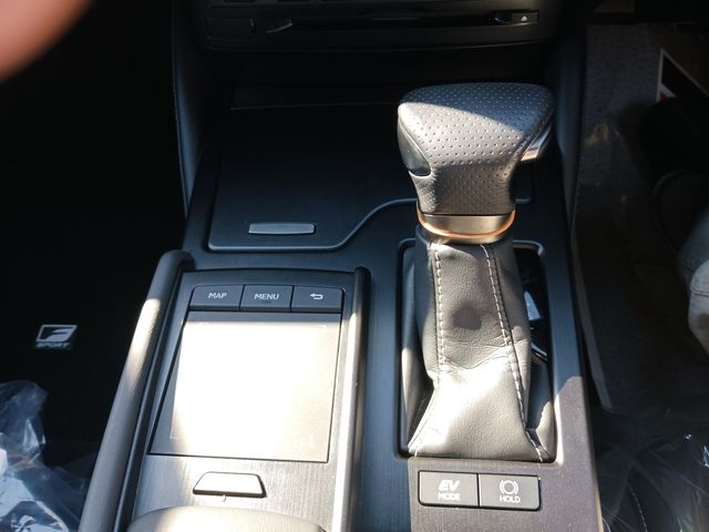 Lexus ES 2022-04 182302-22