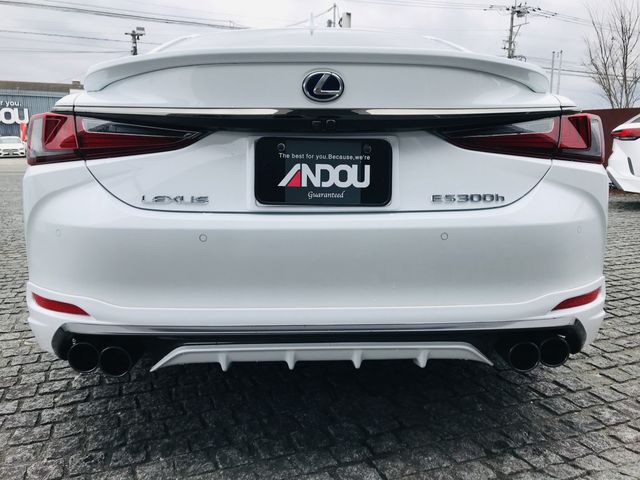 Lexus ES 2022-04 182302-6