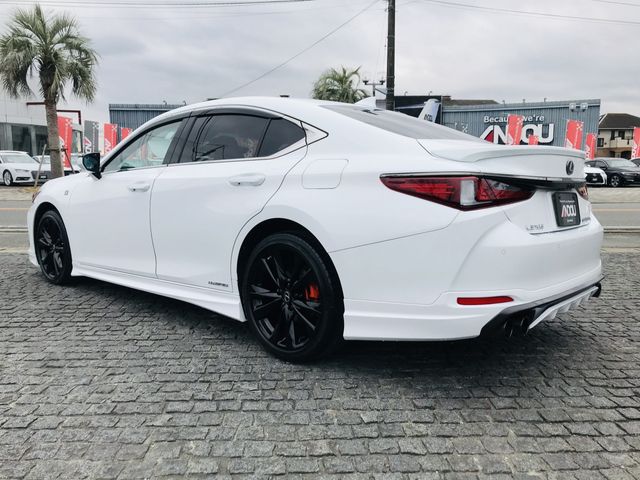 Lexus ES 2022-04 182302-3