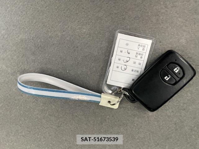 Toyota PRIUS 2015-04 282250-19