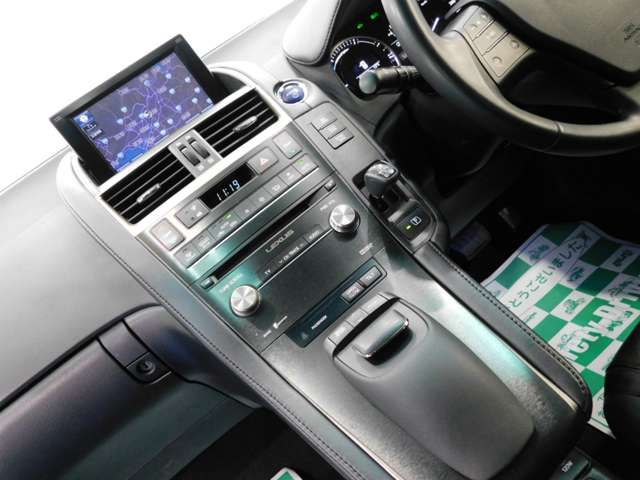 Lexus HS 2013-03 21615-14