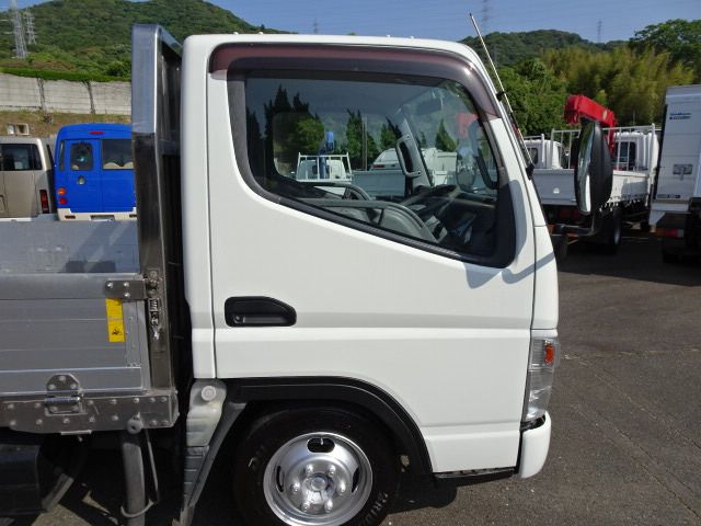 Mitsubishi CANTER GUTS 2010-11 189743-12