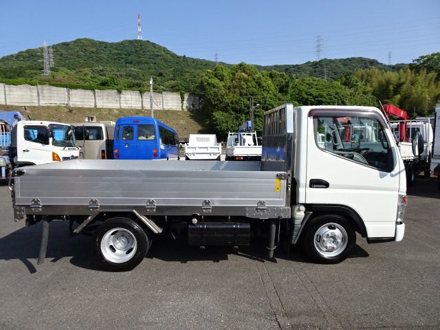 Mitsubishi CANTER GUTS 2010-11 189743-10