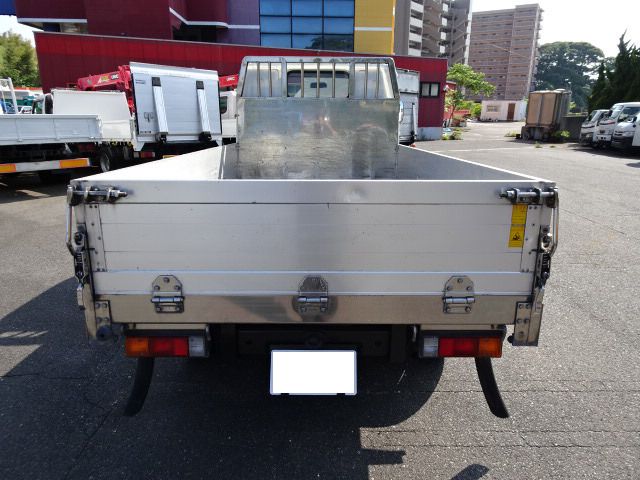 Mitsubishi CANTER GUTS 2010-11 189743-4