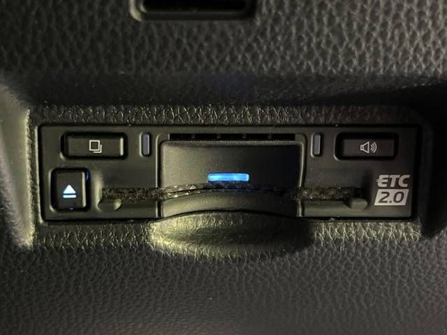 Toyota VOXY 2022-03 19942-5