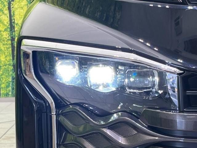 Toyota VOXY 2022-03 19942-14