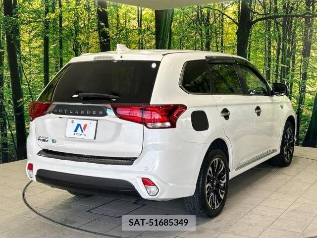 Mitsubishi OUTLANDER PHEV 2017-06 349425-16