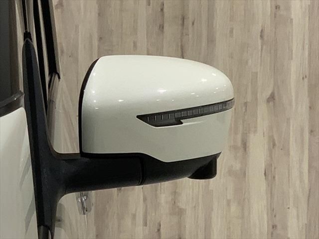 Nissan SERENA 2017-02 193888-12