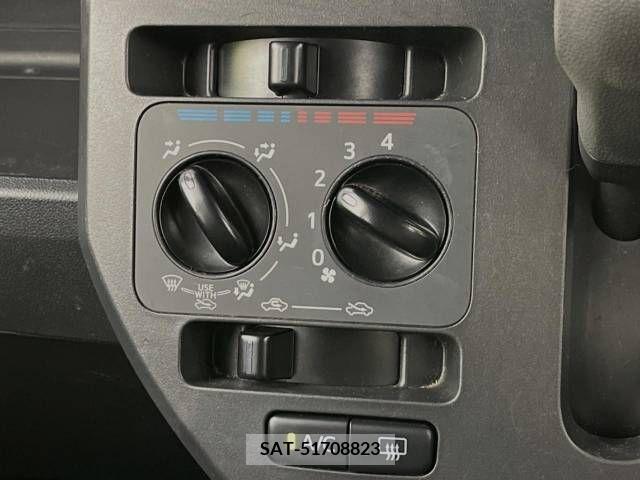 Daihatsu WAKE 2016-08 371069-6