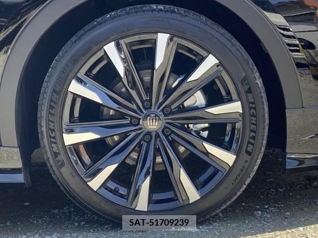 Toyota CROWN 2023-06 243165-8