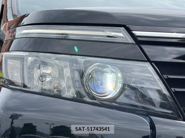 Toyota VOXY 2014-01 321392-13