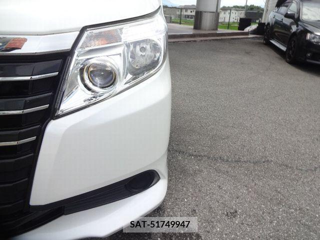 Toyota NOAH 2016-02 351227-27