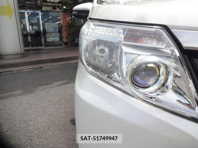 Toyota NOAH 2016-02 351227-29