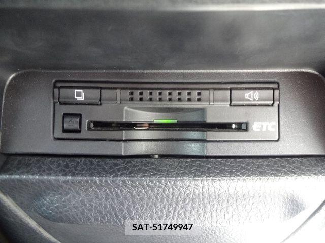 Toyota NOAH 2016-02 351227-25