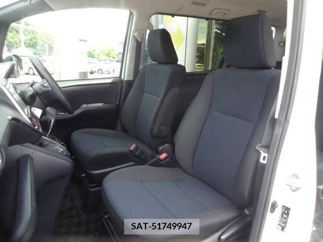Toyota NOAH 2016-02 351227-13
