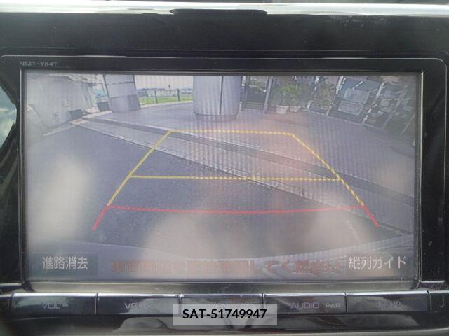Toyota NOAH 2016-02 351227-18