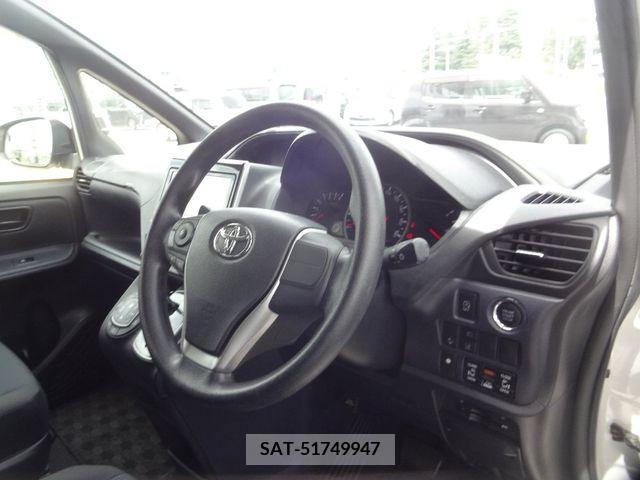 Toyota NOAH 2016-02 351227-8
